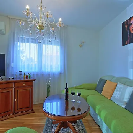 Jelena * Kaštela