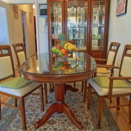 Jelena Apartman Kastela